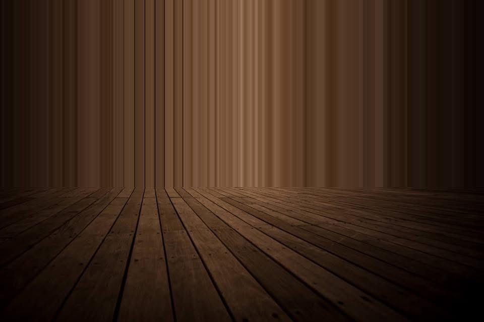 Dark wood vertical stretch